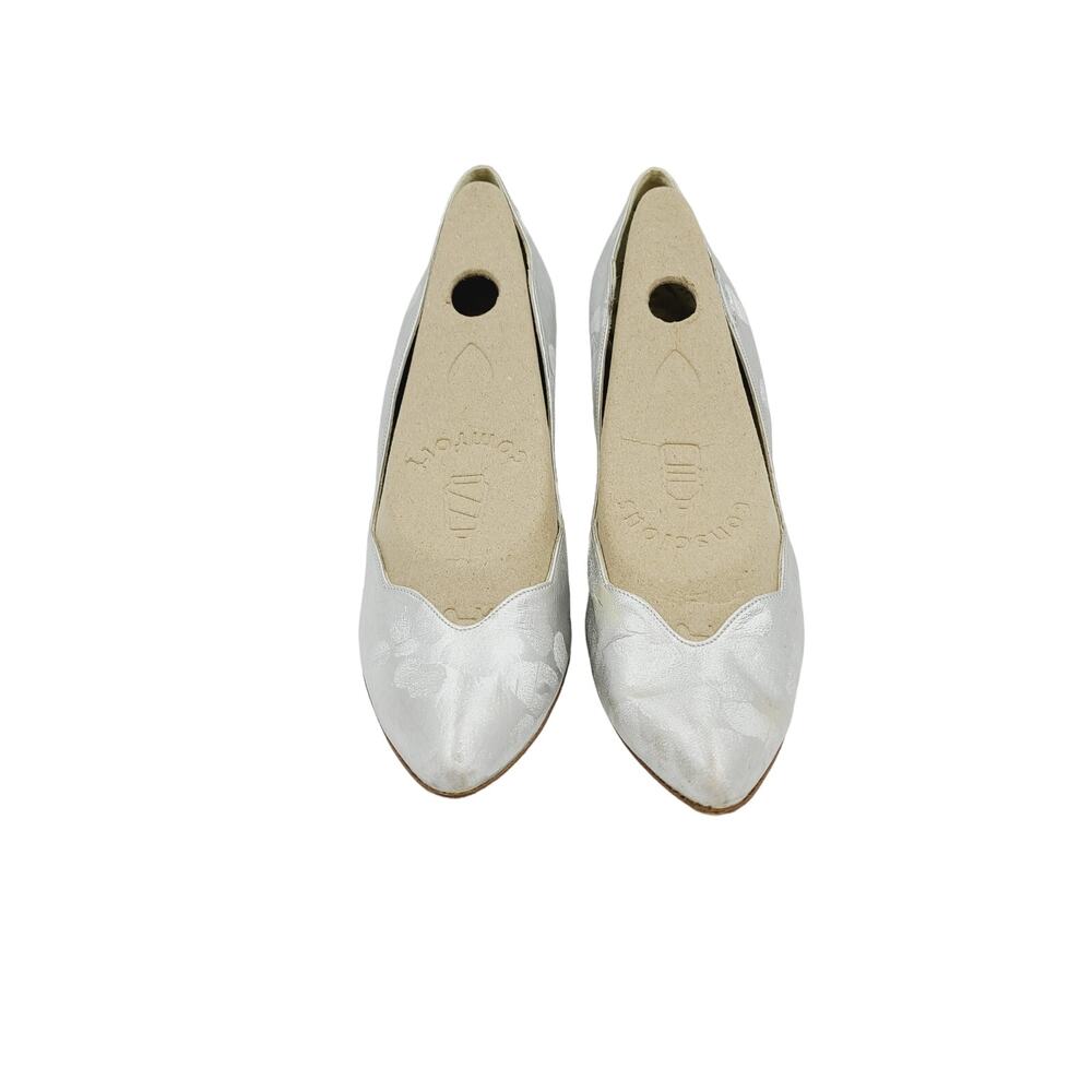 Stuart Weitzman Silver Brocade 9N 3.5" Heel Style# 2807 Evening Pumps - Picture 2 of 9